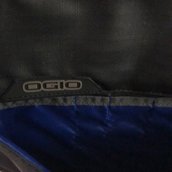 NWT black soft sided messenger bag. - Picture 3 of 5